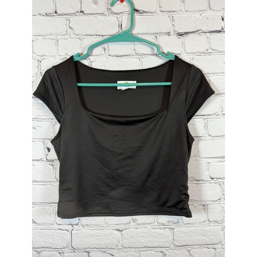 Live In The Moment Black Crop Top Square Neck Short Sleeve - L